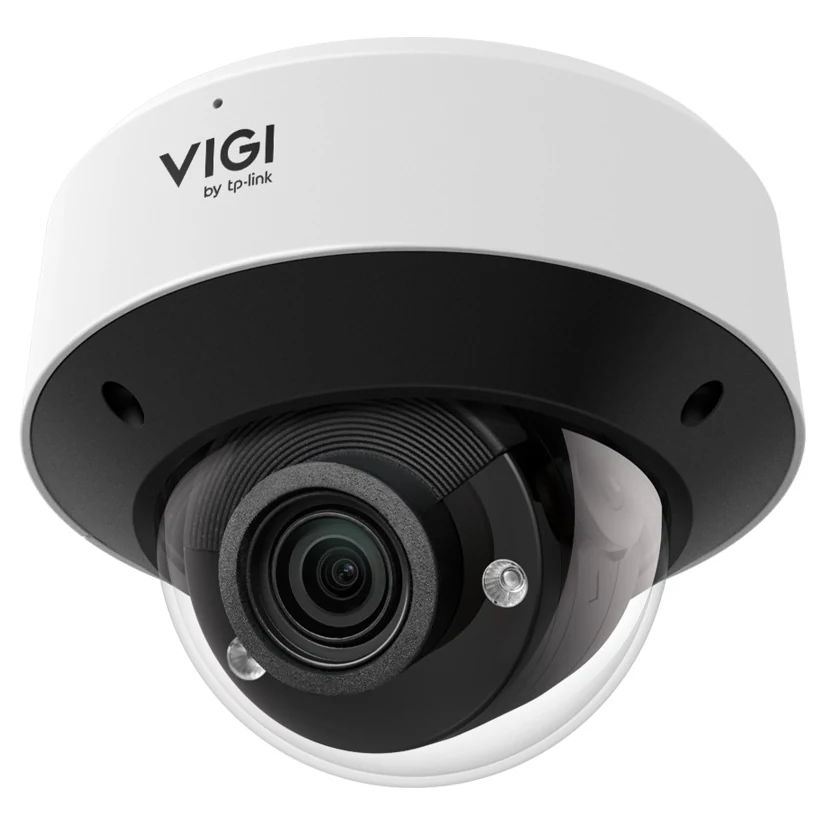 Witte vandaalbestendige domecamera met gemotoriseerde zoomlens, schuin van voren