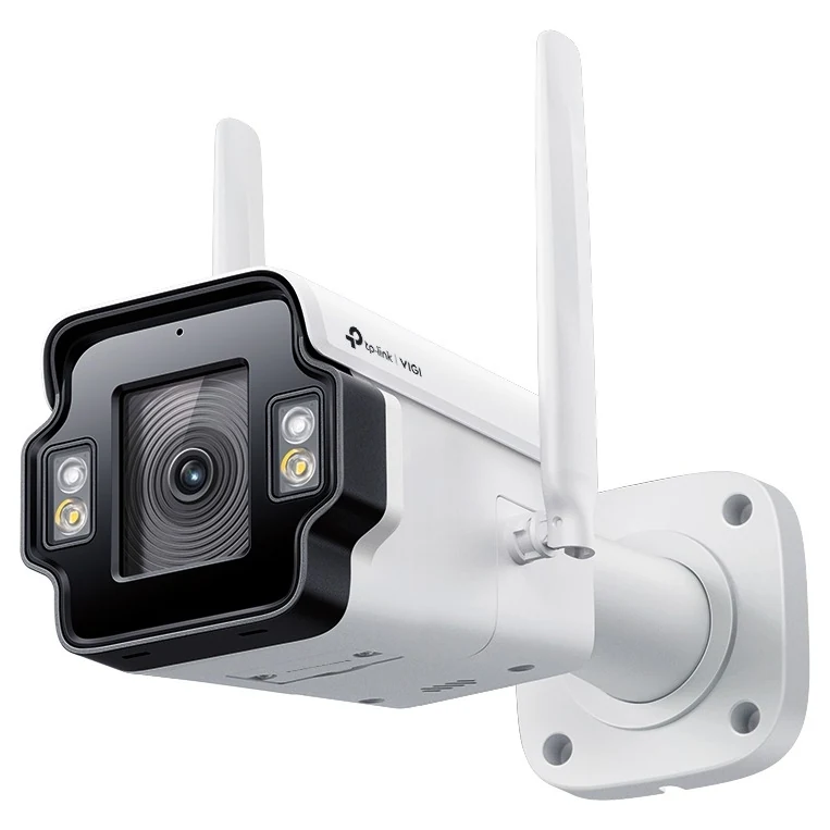Witte bulletcamera met twee antennes, schuin van voren; de zwarte lenskop heeft de lens in het midden en twee led's