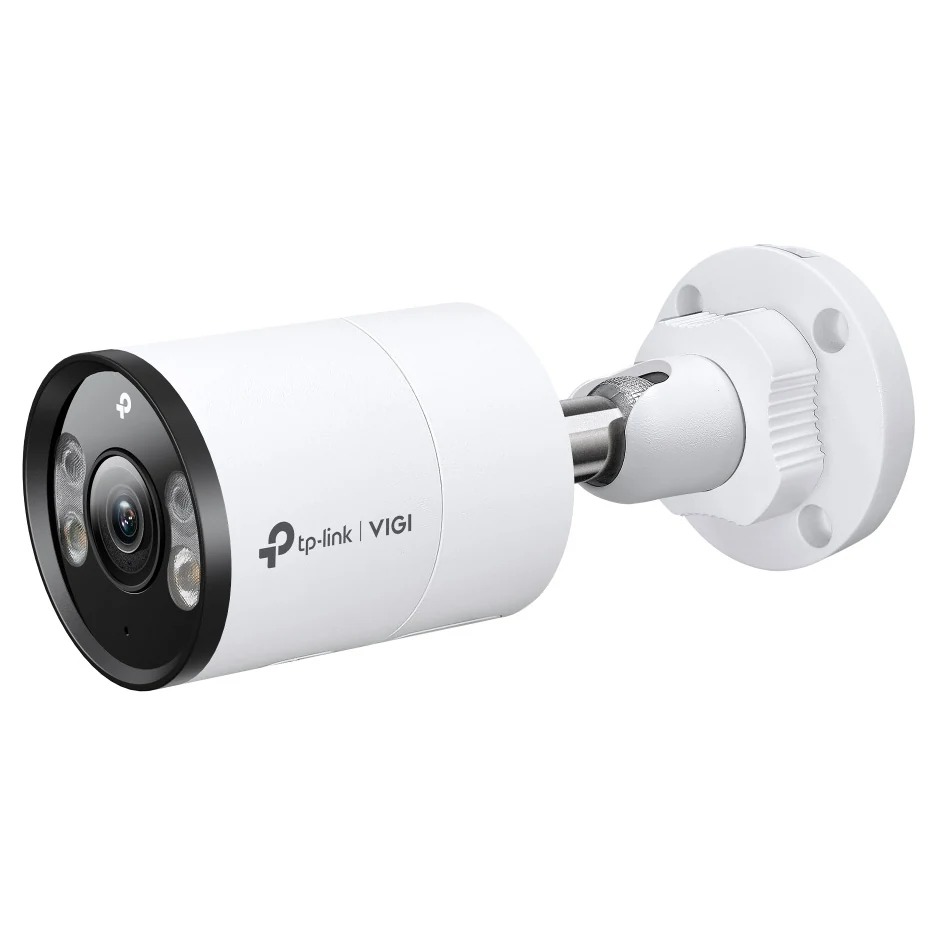 Bulletcamera van opzij op de wandbeugel, met het logo tp-link VIGI op de behuizing