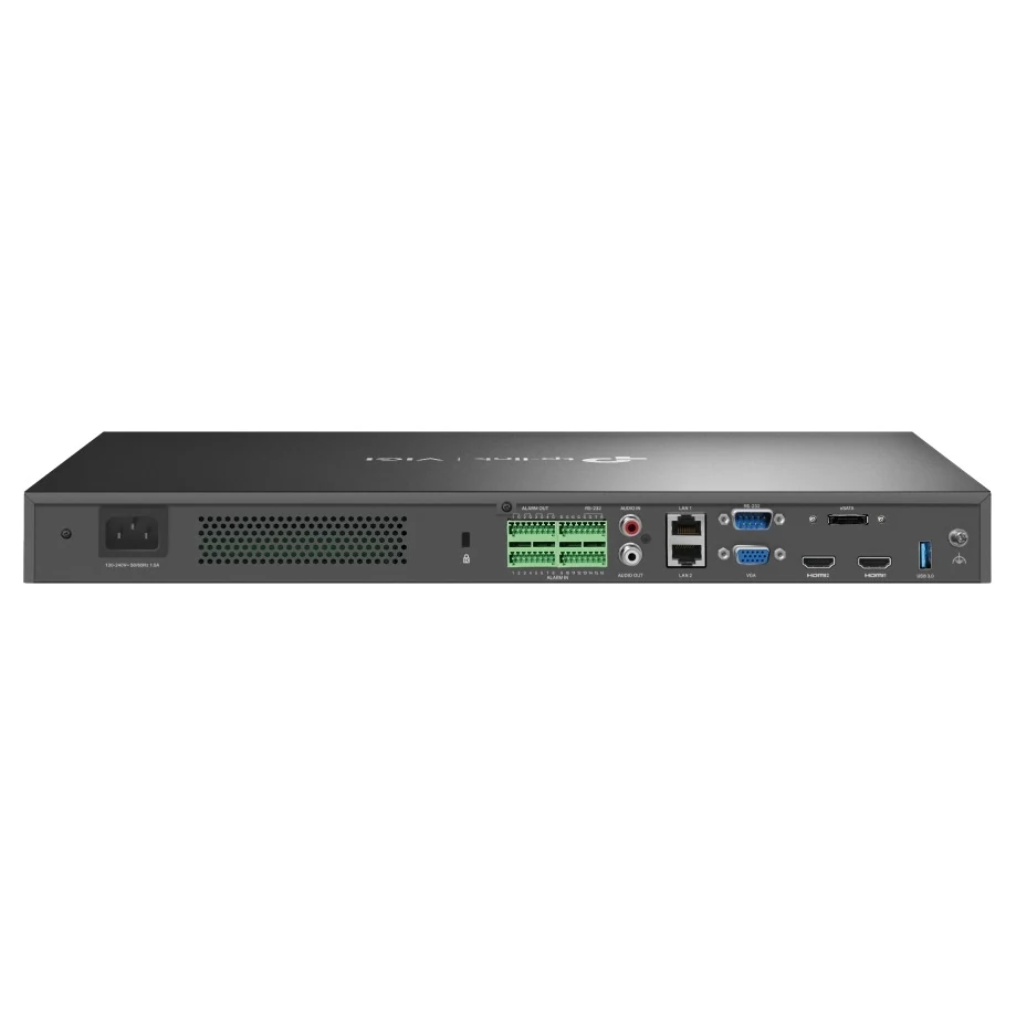 Achterkant met netaansluiting, ventilatierooster, alarmklemmen, RS-232, audio in en uit, twee RJ45-poorten, VGA, twee HDMI-poorten en USB 3.0