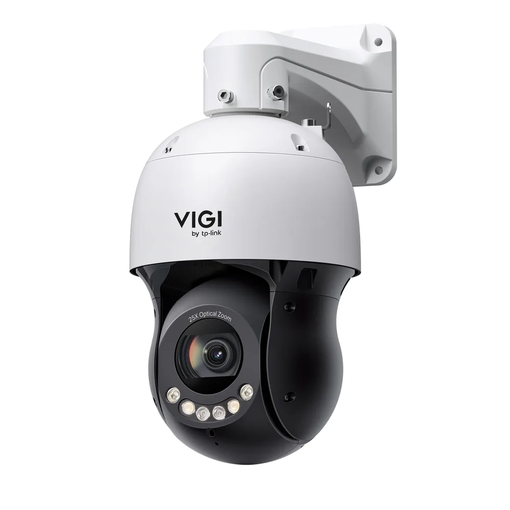Witte VIGI InSight PTZ5425 speed dome aan een muurbeugel, met de zoomlens en de rij leds
